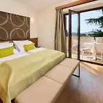לינה וארוחת בוקר Dobravac Wine Estate 3*