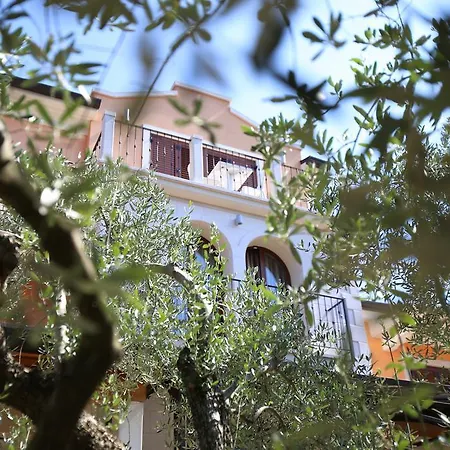 Dobravac Wine Estate לינה וארוחת בוקר רוביני